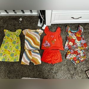 Set of four toddler pajamas size 2T